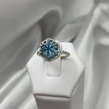 Load image into Gallery viewer, Size 7.5 Sterling Silver Aquamarine Snowflake Ring #4
