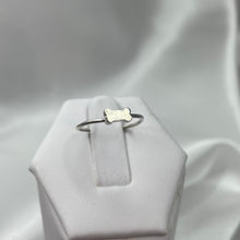 Load image into Gallery viewer, Size 4.75 Sterling Silver Bone Ring
