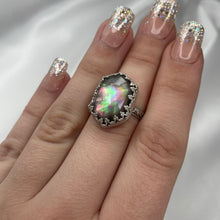 Load image into Gallery viewer, Size 9 Sterling Silver and Tahitian Mother of Pearl Doublet Ring

